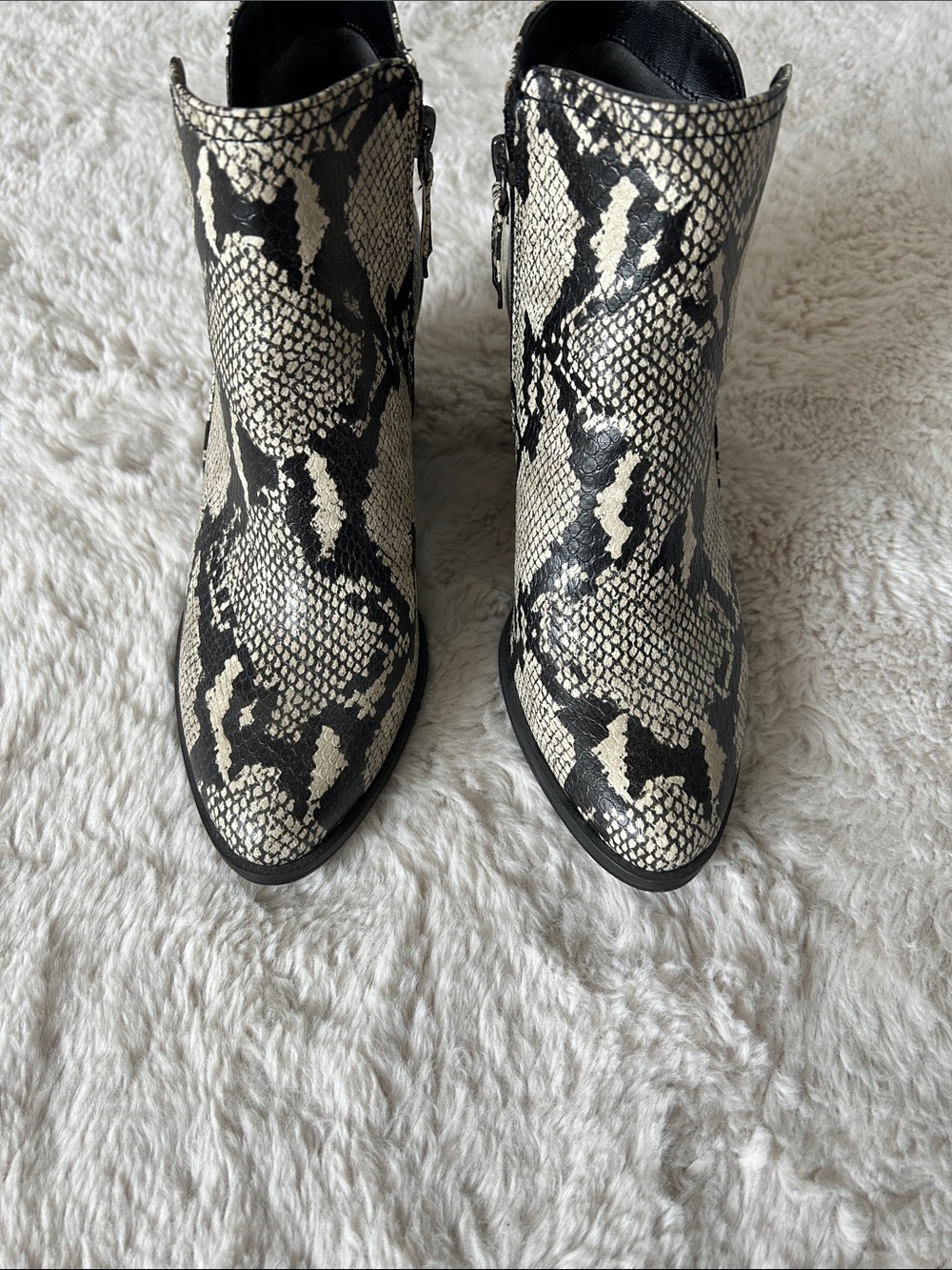 NWOT Animal print, Dr. Scholl's black insole booties with foam technology.